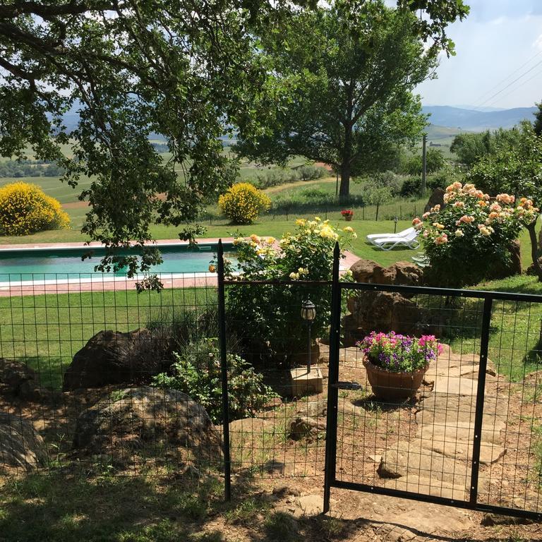 Villa Fonte All'Oppio Con Area Piscina Recintata Pienza Kültér fotó